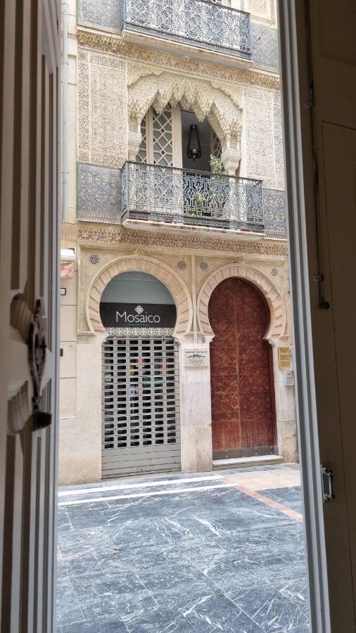 Puerta De Alhambra Apartment Malaga Bagian luar foto