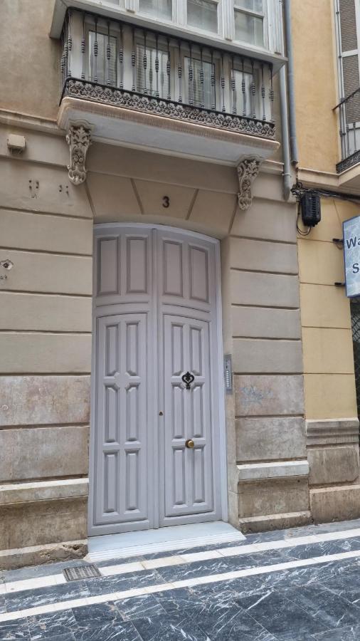 Puerta De Alhambra Apartment Malaga Bagian luar foto
