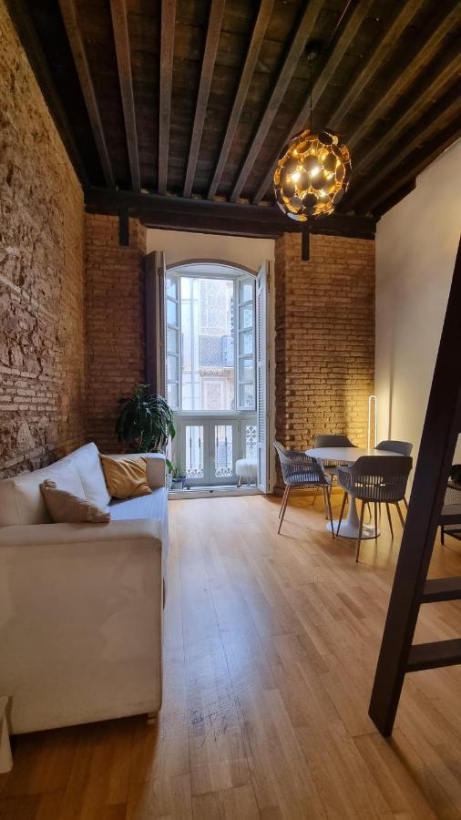 Puerta De Alhambra Apartment Malaga Bagian luar foto